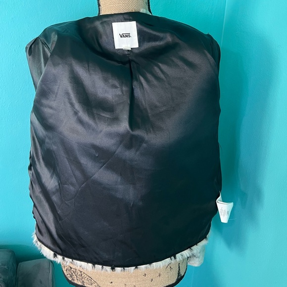 EUC Vans Wilder Cheetah Print Faux Fur Plush Jacket Size Medium - Picture 8 of 11